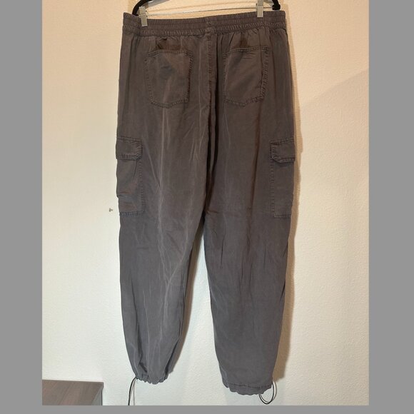 Forever 21 Army Green Wide-Leg Cargo Pants – Size 1X (NWT) - Picture 4 of 5